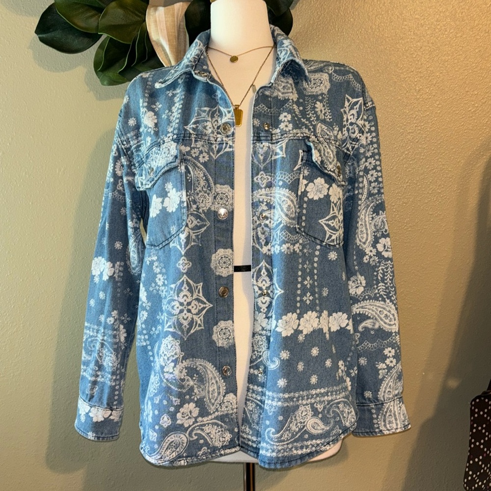 Denim Shacket Bandanna Print GUC Size M